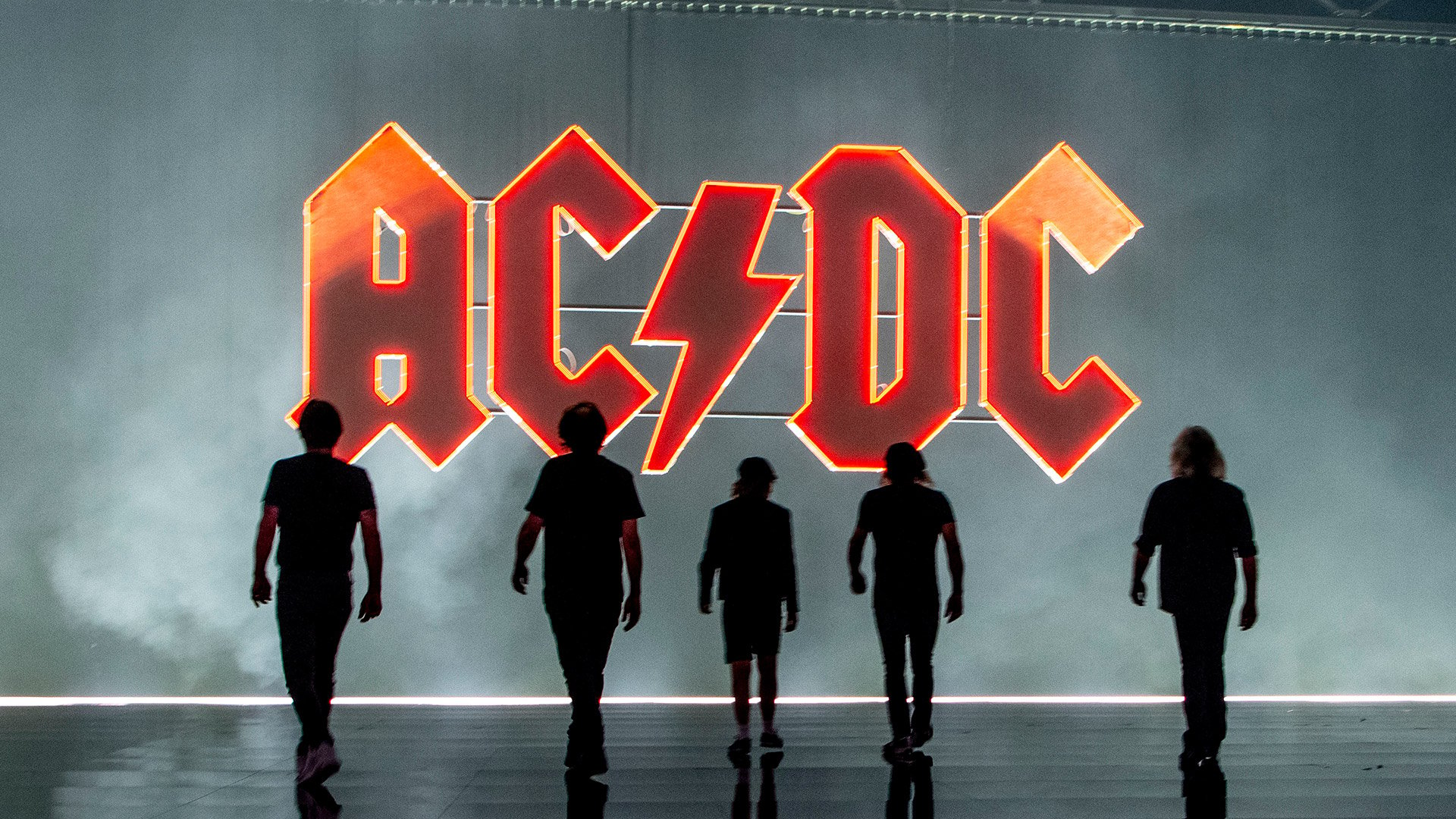 AC/DC возобновляют разговоры о мировом турне: «Даты на следующий год рассматриваются!»